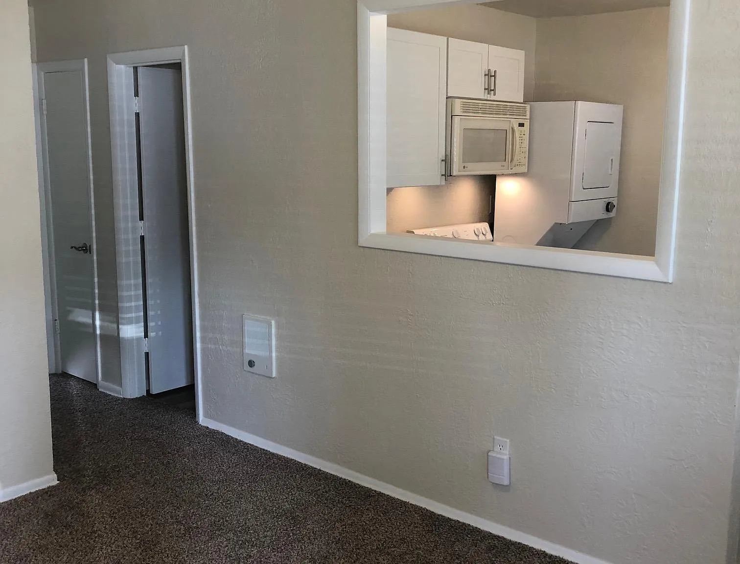 2 bed, 700 sqft, $1,500 — Photo 2