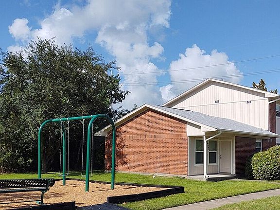 3rd image of 5825 Delany Rd #5825