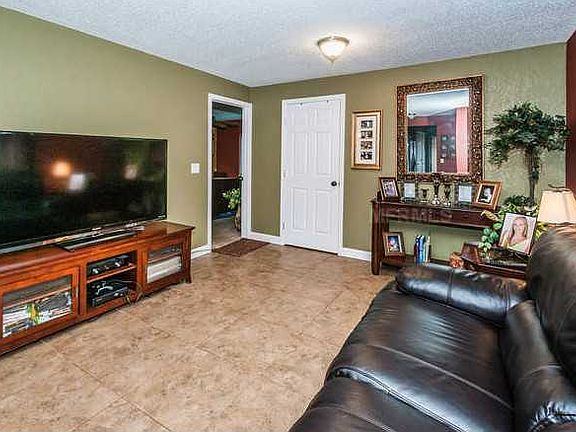 3rd image of 631 Fairmont Ave APT B