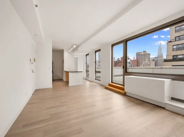 242 East 25th Street image 4 of 10