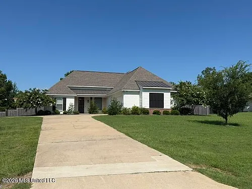 221 Ironwood Pl Photo 1