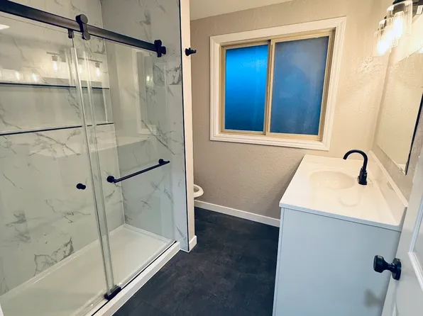 5001 Graham Way APT B, Mukilteo, WA 98275