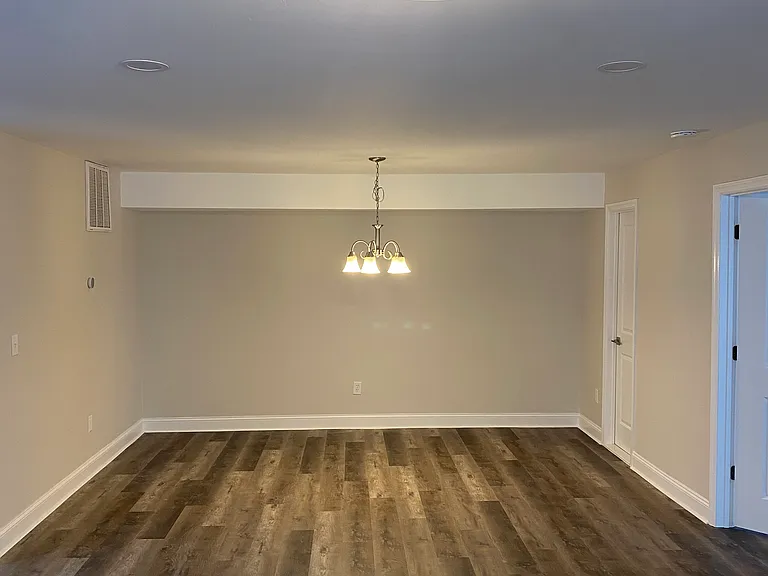 374 Hampton Pl — Photo 6