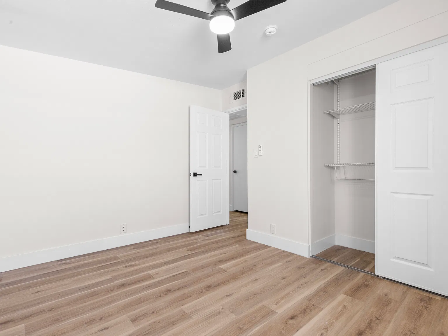 3 bed, 1205 sqft, $2,050 — Photo 4