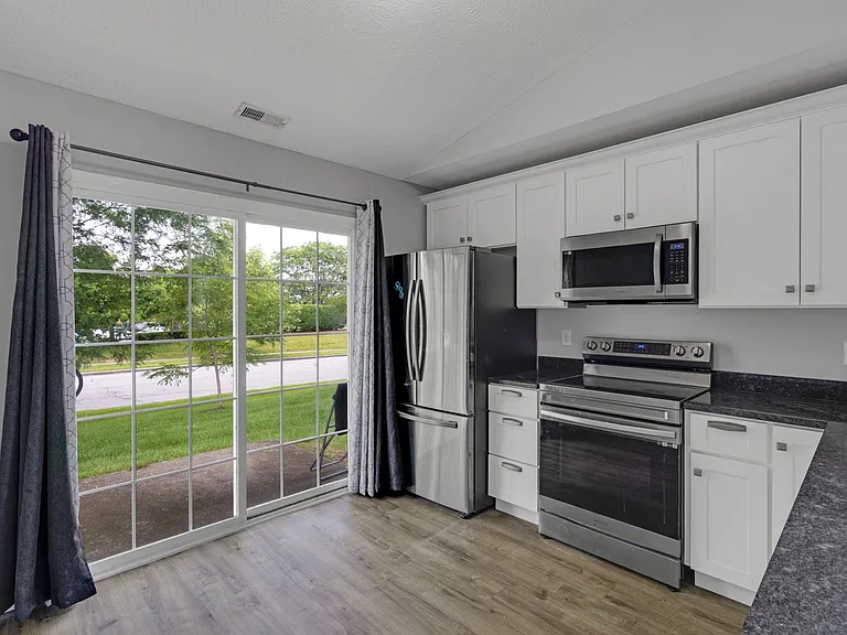 5709 Eden Village Dr — Photo 5