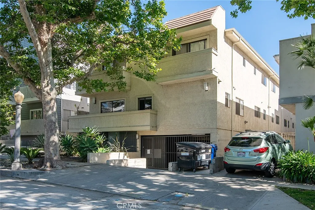 2 bed, 2.5 bath, 1408 sqft, $2,995 — Photo 2
