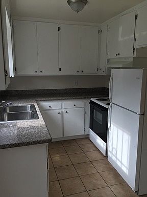 2nd image of 2508 Cutting Blvd APT B
