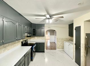 617 Pear St, Saint Clair, PA 17970