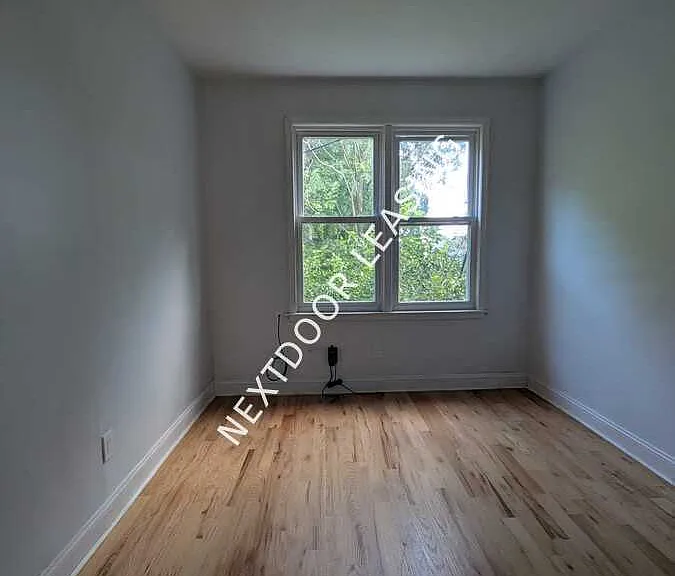 160 Martin Luther King Dr #2M — Photo 7