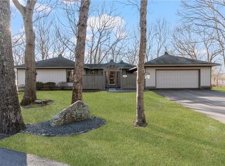 62 Half Moon Trl, South Kingstown, RI 02879