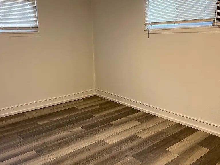 249 E Poplar St — Photo 7