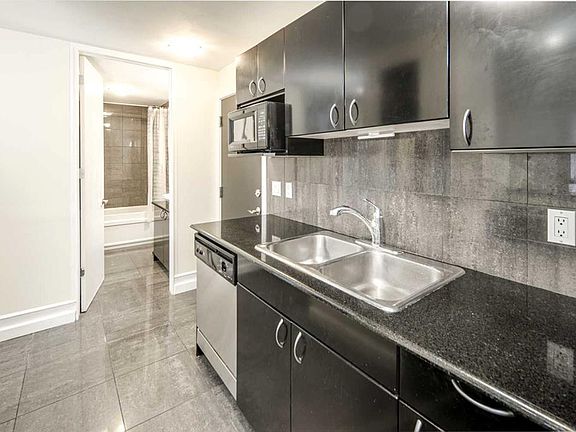 5th image of 706 E 15th Ave SW #204