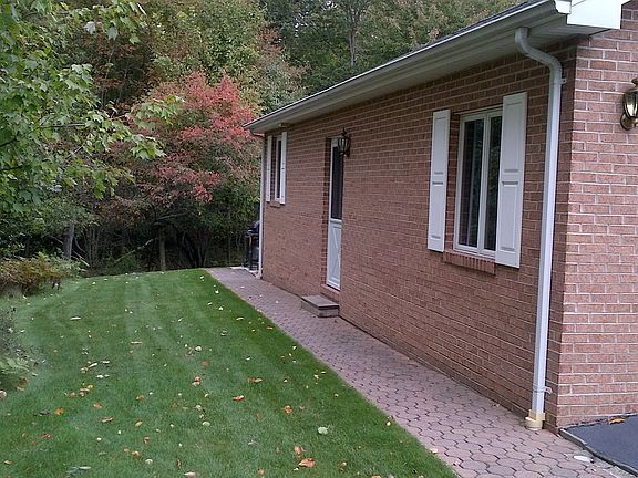 Side walkway to backyard