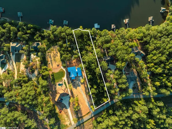 205 Harbor Point Rd, Seneca, SC 29672