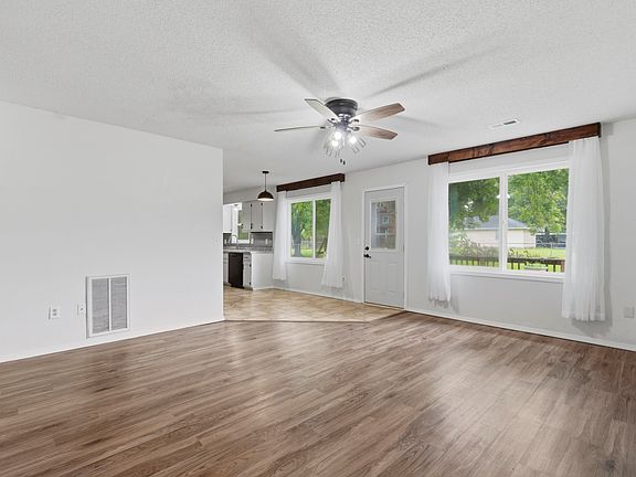 4th image of 821 W Pearl Street