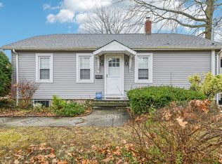 52 McCue Ln, Babylon, NY 11702