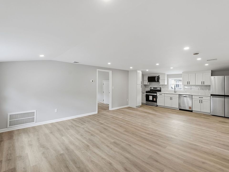 1st image of 341 Diamond Bridge Ave Floor 2