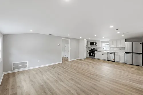 341 Diamond Bridge Ave #2 Photo 1
