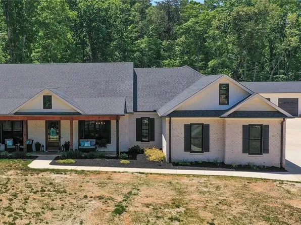 7988 Ridge Rd, Tobaccoville, NC 27050
