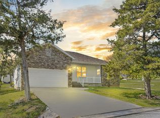 115 S Walnut St, Blue Eye, MO 65611