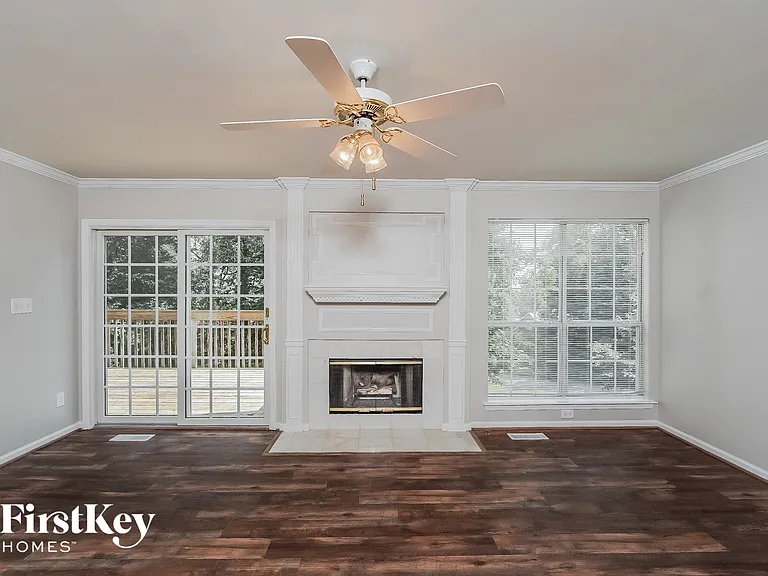 6429 Mountain Ridge Rd — Photo 2
