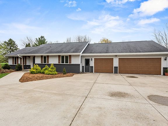 2nd image of 3415 Fairview Rd