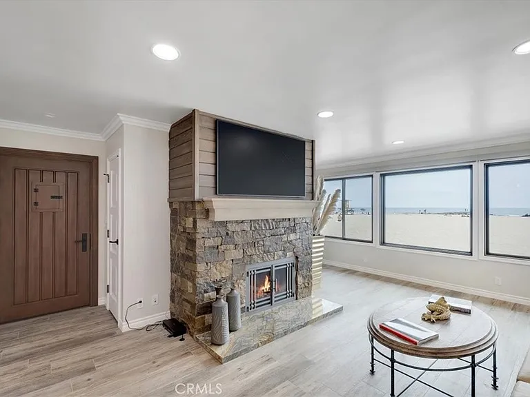 2808 W Oceanfront — Photo 6