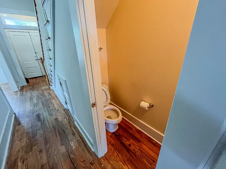209 E Duffy St #A — Photo 10