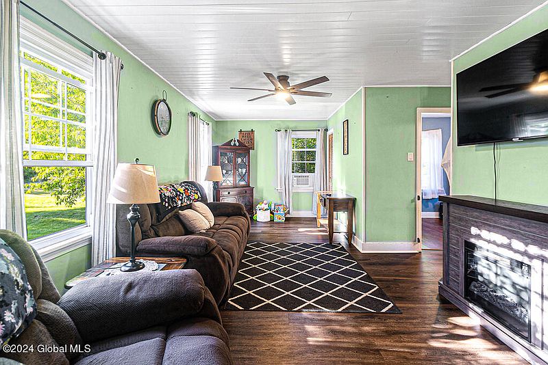 5th image of 20 Meadowbrook Road