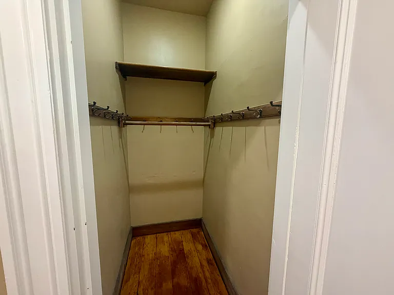 432 Meridian St #2B — Photo 7