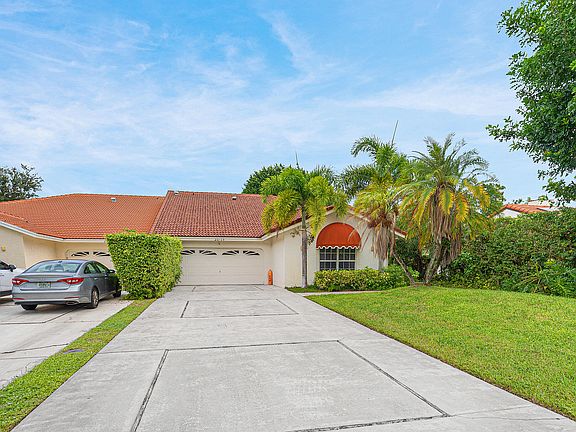 2nd image of 23105 BOCA CLUB COLONY Circle