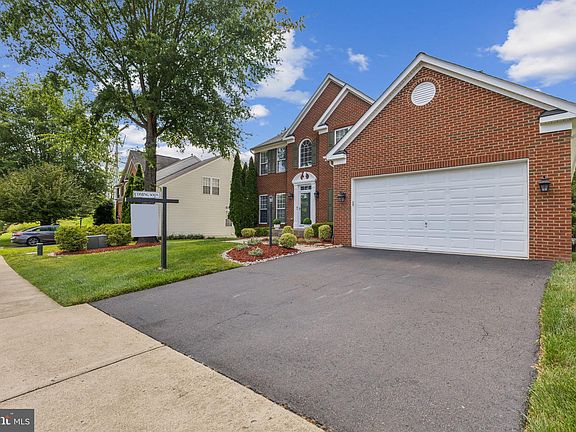 3rd image of 2701 Myrtlewood Dr