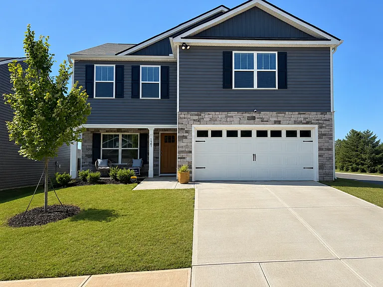 121 Roocroft Ct — Photo 1