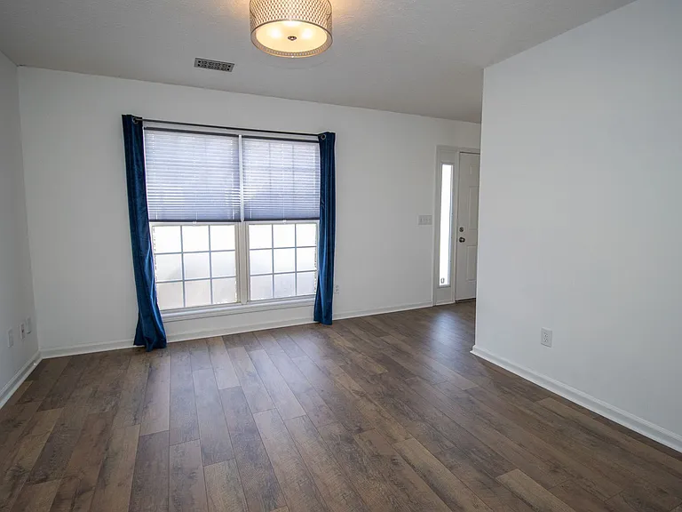 1473 Legion Dr — Photo 7