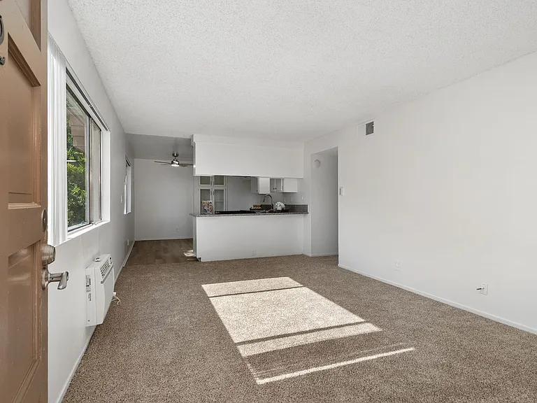 Sutter's Mill Apartments — Photo 28