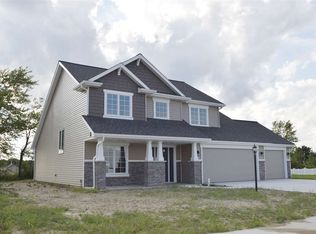 1612 Waynedale Dr, Garrett, IN 46738