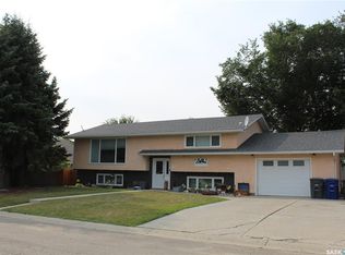 409 5th St W, Wilkie, SK S0K4W0