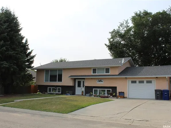 409 5th STREET W, Wilkie, SK S0K 4W0