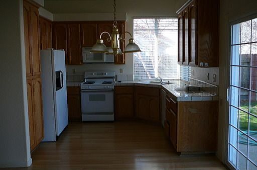 3rd image of 2576 Du Bois Dr