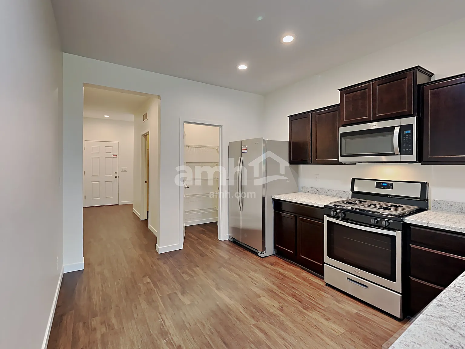 3 bed, 2.0 bath, 1395 sqft, $2,625 — Photo 4