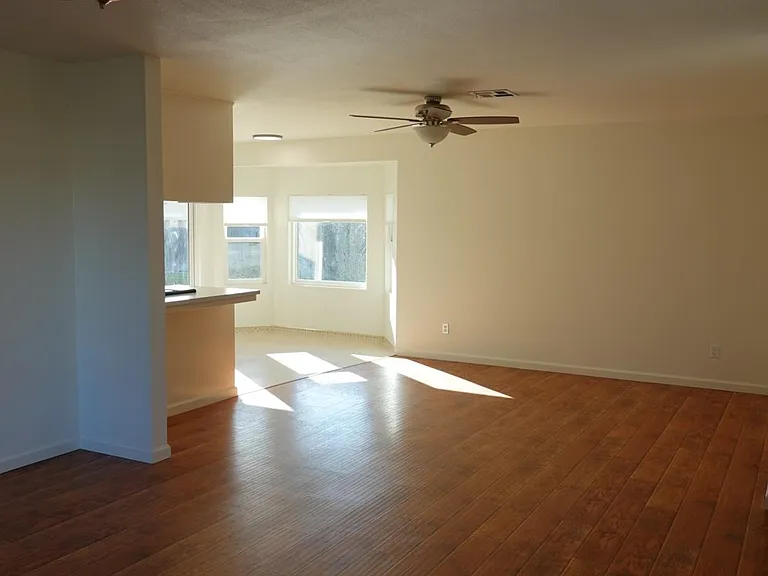 2505 Murray St — Photo 15