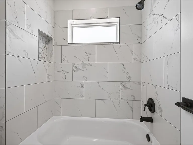 702 Sonfield Dr — Photo 42