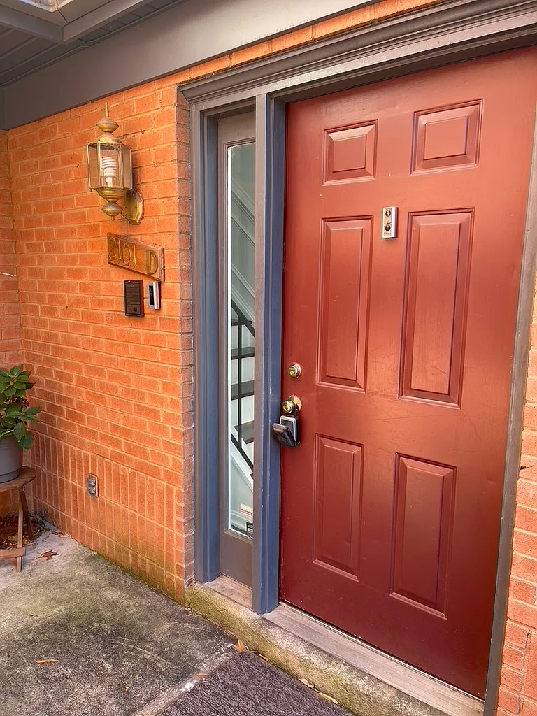 4 bed, 1478 sqft, $4,900 — Photo 1