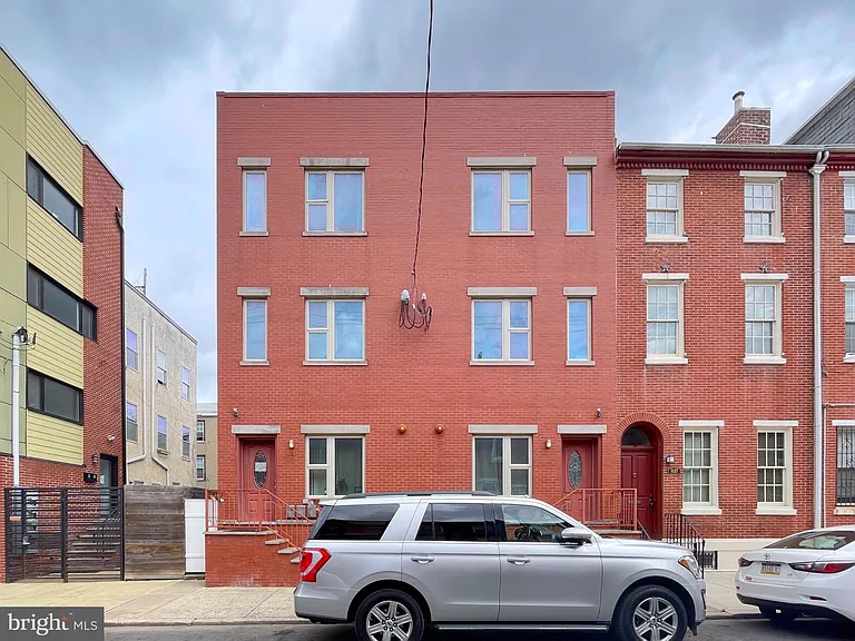 1131 Green St #3 — Photo 1