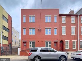 1131 Green St, Philadelphia, PA