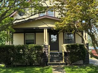 4662 Pearl Rd, Cleveland, OH 44109