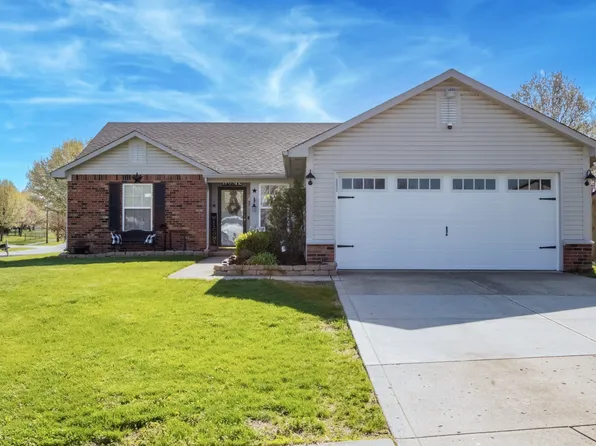498 Lake Shore Ct, Franklin, IN 46131