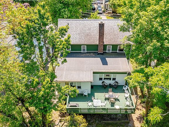 5th image of 228 Hillside Ave