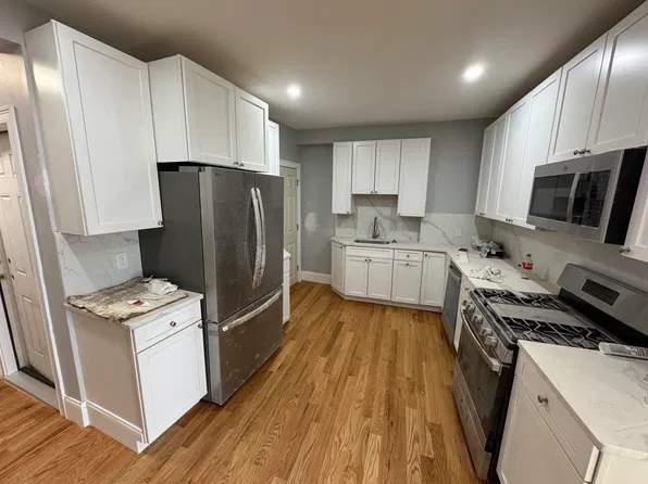 13 Spring St #11, Somerville, MA 02143