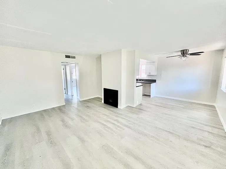 Foothill Apartments — Photo 8